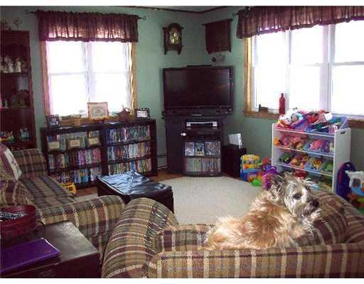 8 Denico Lane Waterville, ME 04901 - Photo 6 of 18 Living Room.