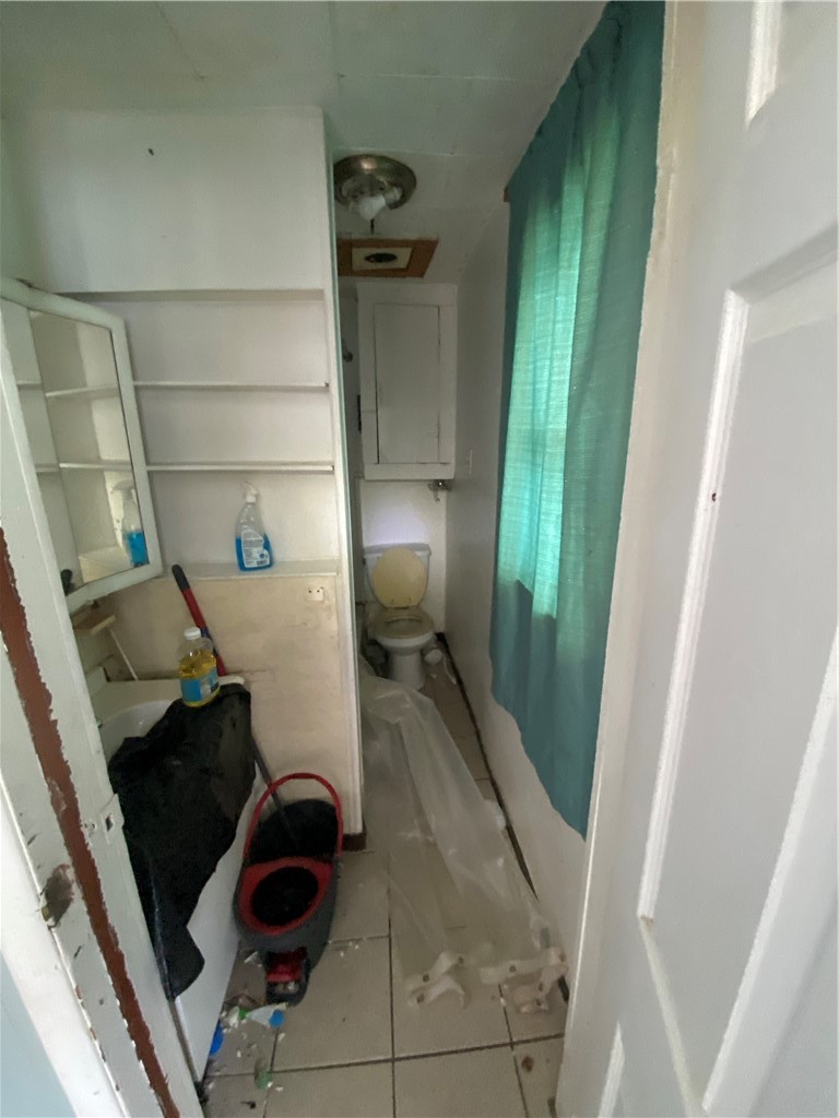 22 Davey Street Buffalo, NY 14206 - Photo 12 of 14 Bathroom Upper