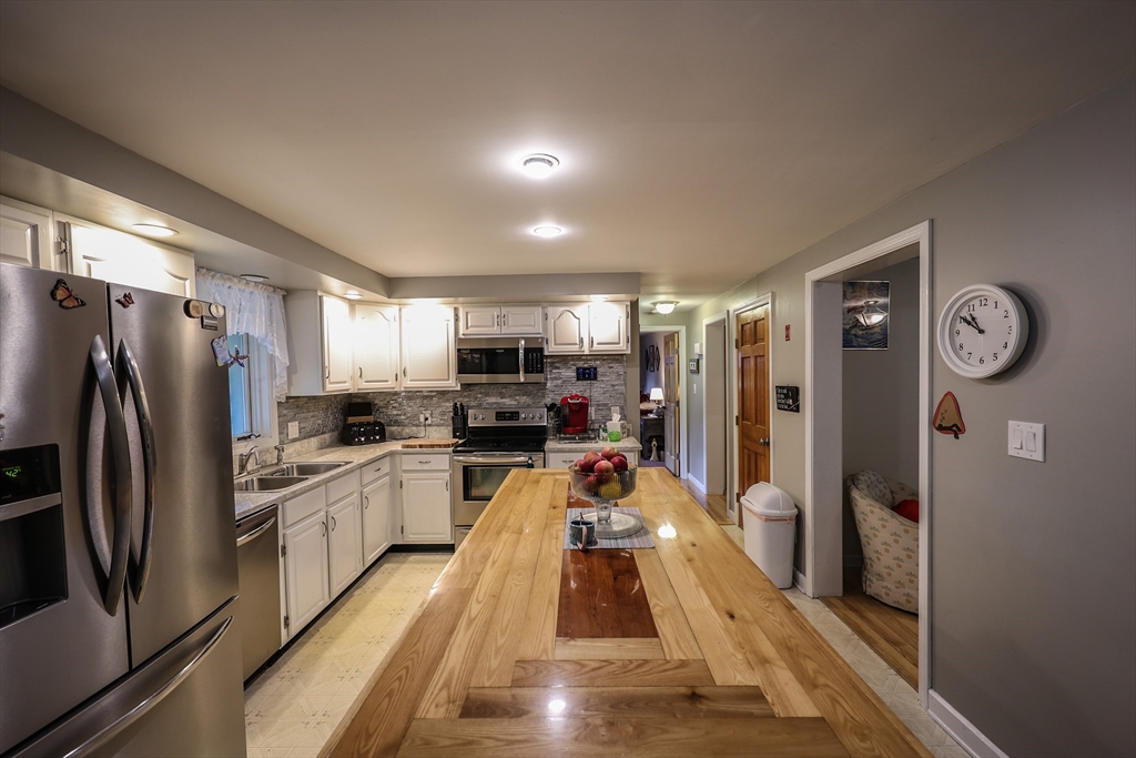167 South Shelburne Road Greenfield, MA 01301 - Photo 11 of 40