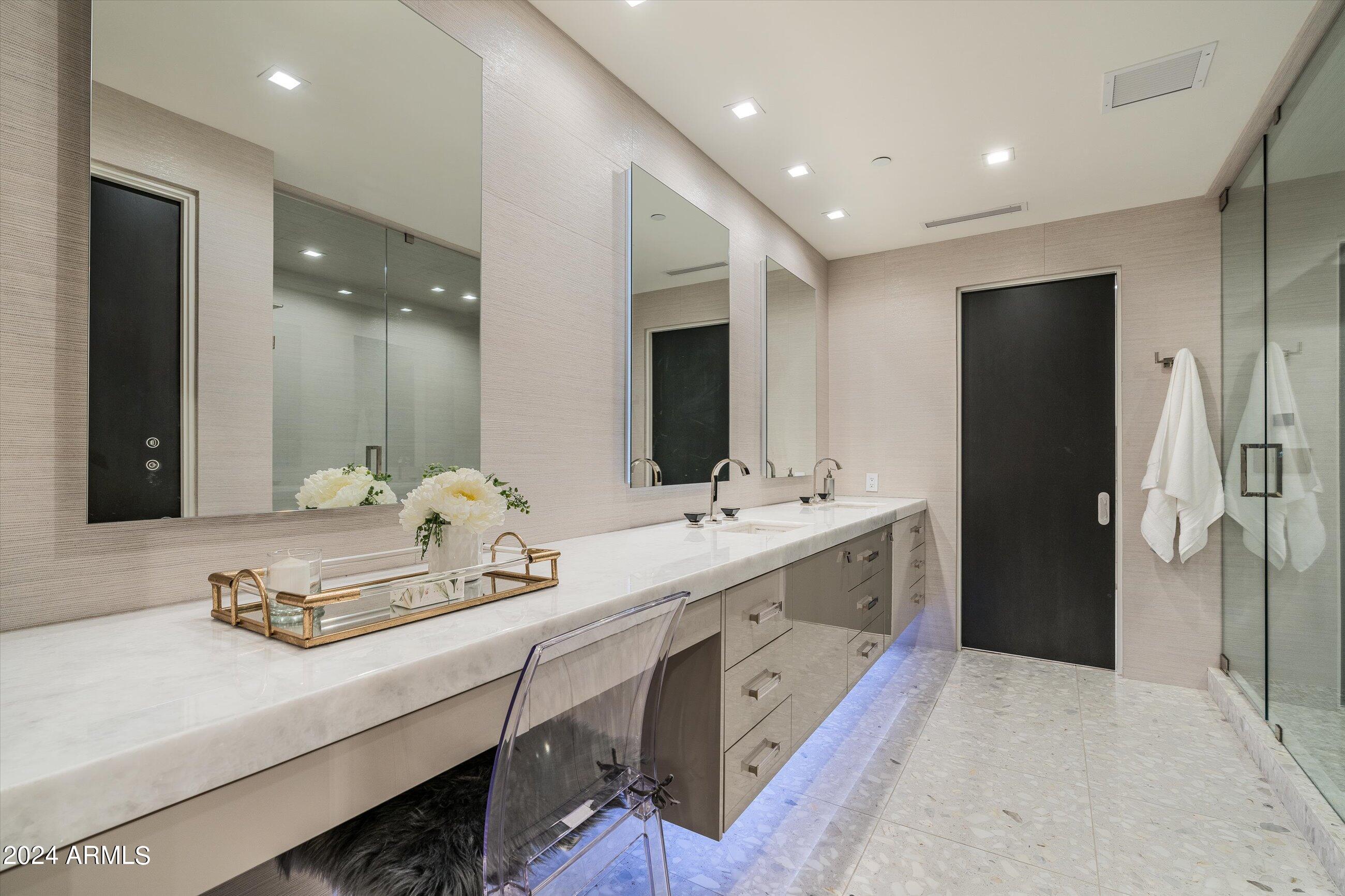 7175 East Camelback Road, Unit 608 Scottsdale, AZ 85251 - Photo 18 of 47 Primary Bathroom