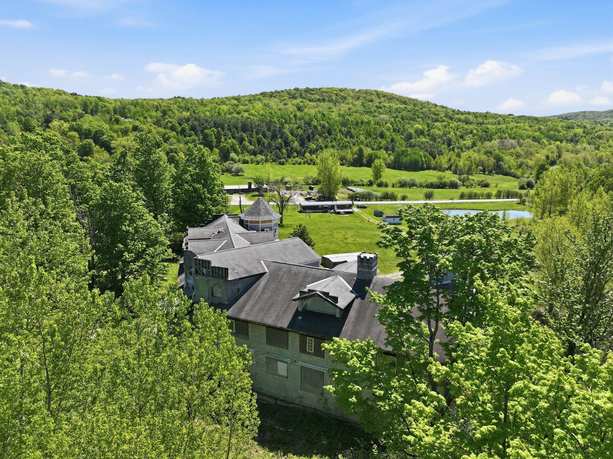 2437 Oakland Station Road Georgia, VT 05478 - Photo 24 of 38
