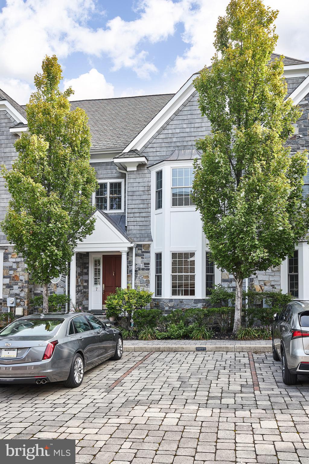 7 Wicklow Court Wayne, PA 19087 - Photo 2 of 38