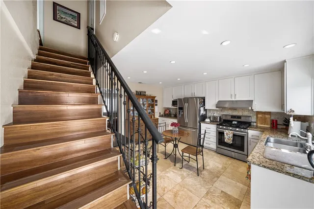 $1,199,888 | 215 North Ave Segovia, Anaheim Hills, CA 92808