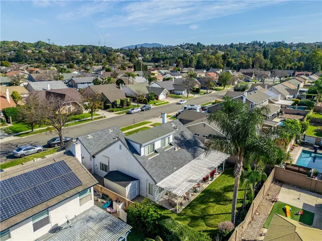 $1,199,888 | 215 North Ave Segovia, Anaheim Hills, CA 92808