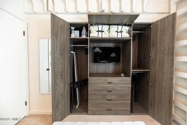 a view of walk in closet