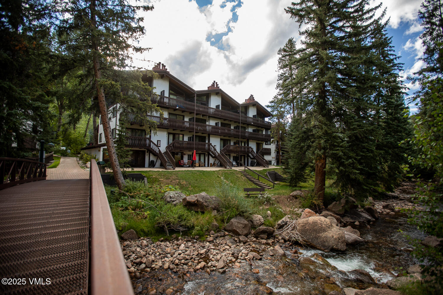 4650 Vail Racquet Club Drive, Unit 21 Vail, CO 81657 - Photo 28 of 29 a view of a garden