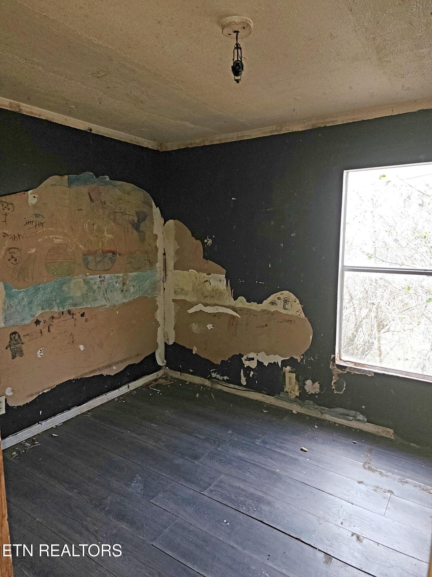 975 Davis Chapel Road La Follette, TN 37766 - Photo 10 of 15 20251230_101404 - Copy975DavisChapel