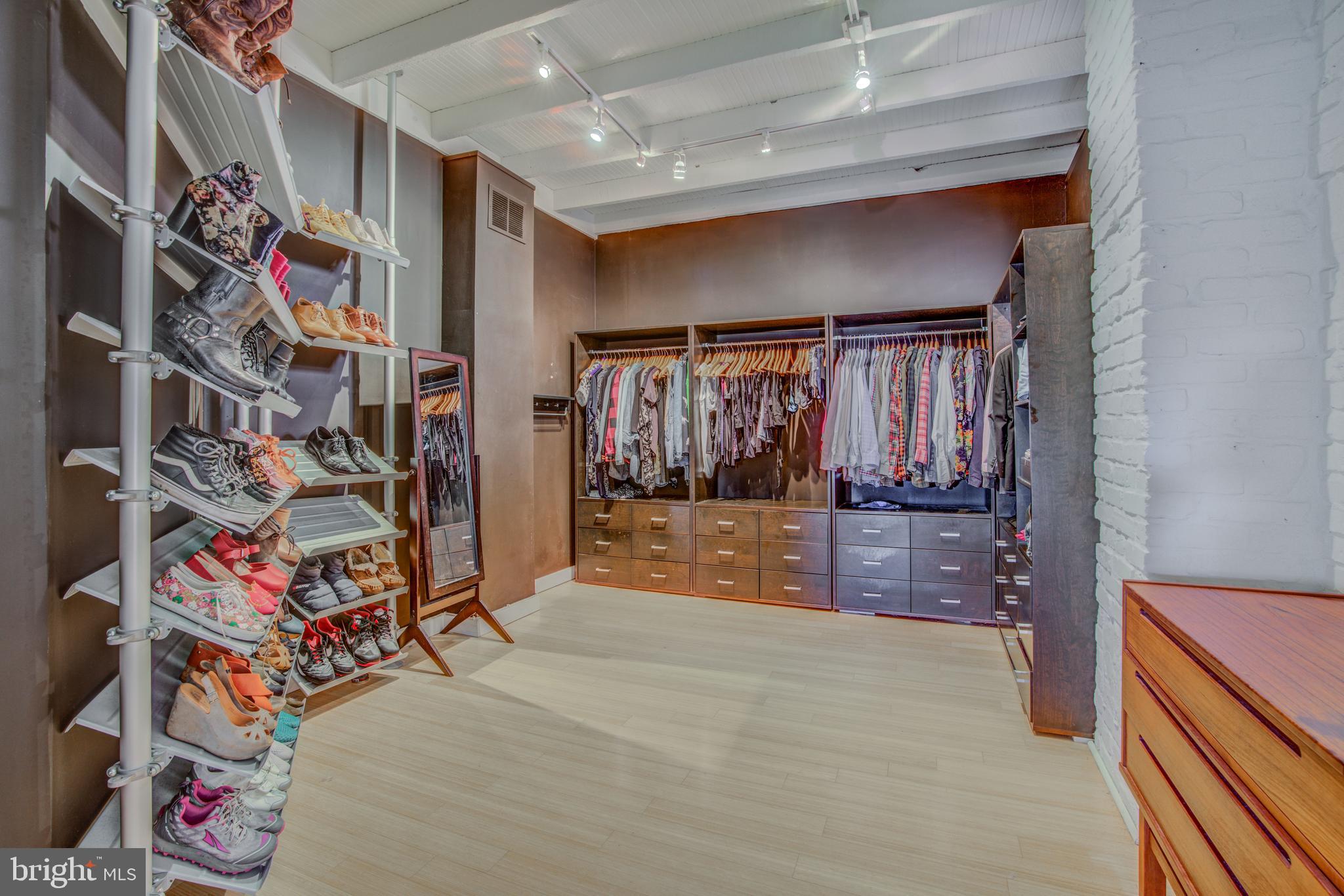 3805 Roland Avenue Baltimore, MD 21211 - Photo 22 of 46 Gallery Image 22