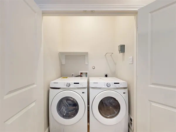 $1,800 | 504 Nursery Road, Unit 1105, The Woodlands, TX 77380