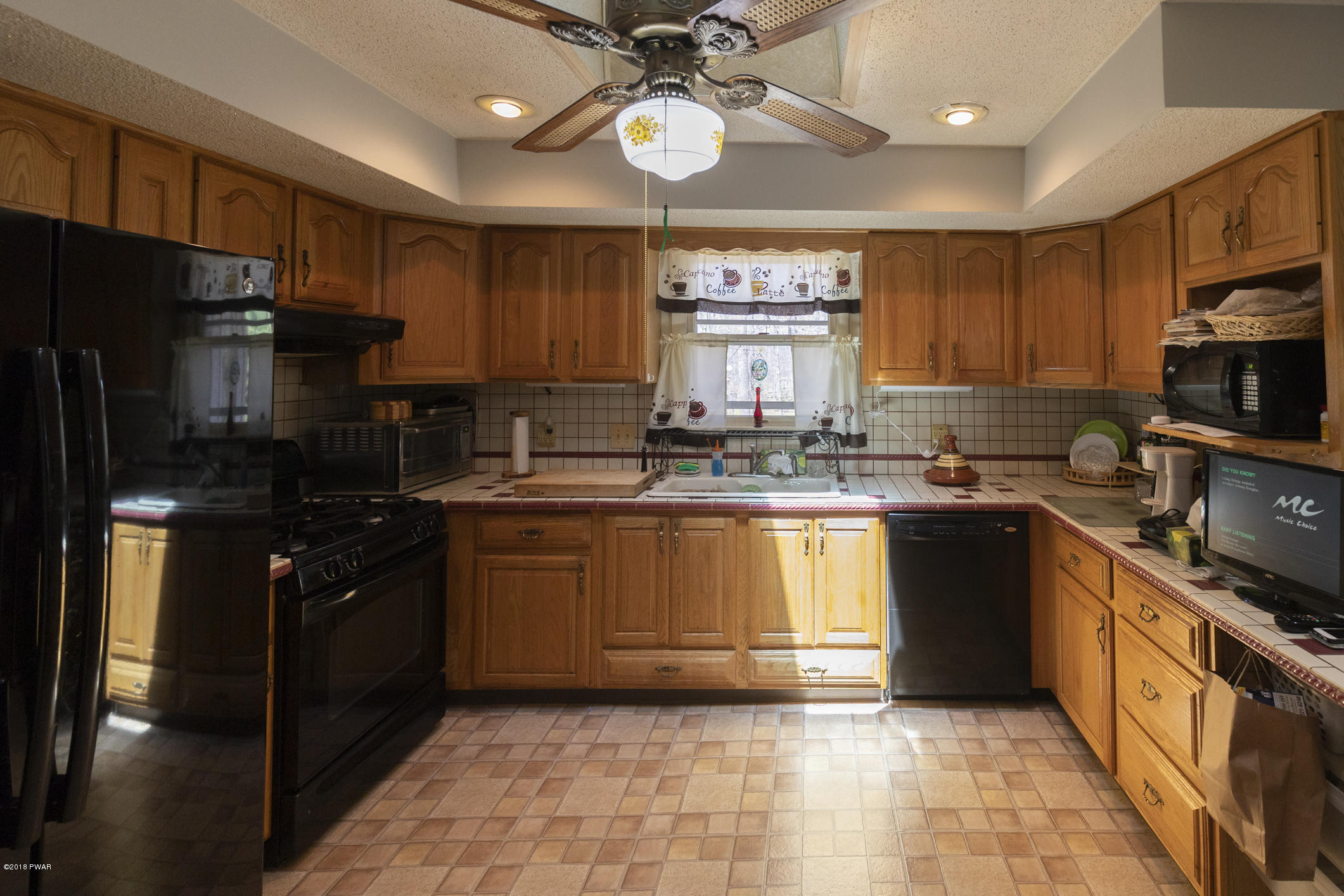 112 Meadowbrook Road Tafton, PA 18464 - Photo 10 of 23 Kitchen
