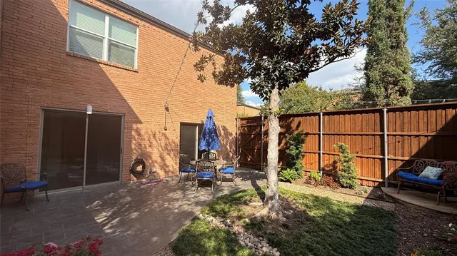 $2,549 | 5734 Remington Park Square, Dallas, TX 75252