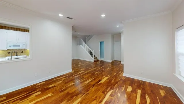 $2,549 | 5734 Remington Park Square, Dallas, TX 75252