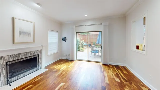 $2,549 | 5734 Remington Park Square, Dallas, TX 75252