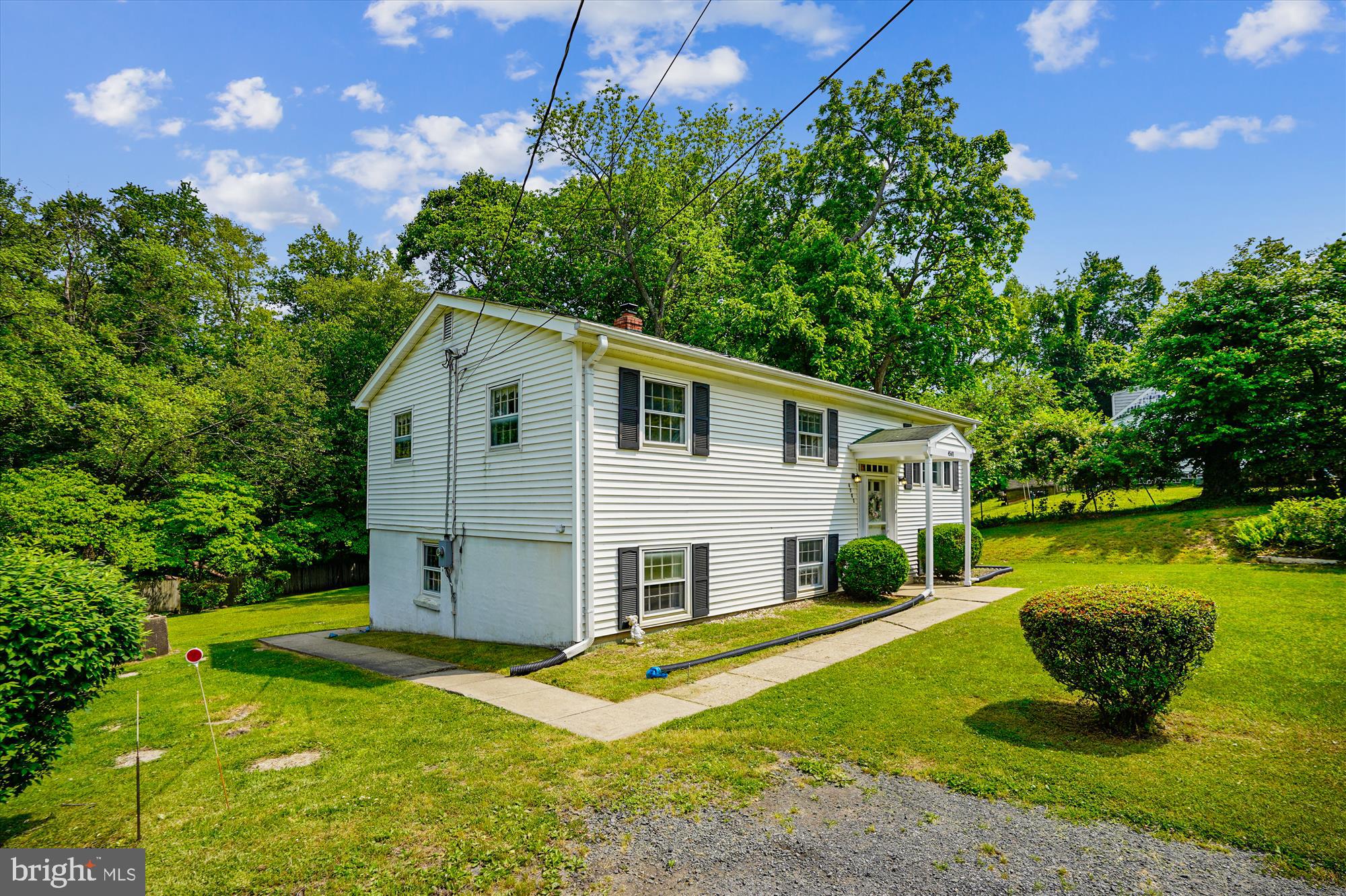 4501 Roberts Road Fairfax, VA 22032 - Photo 37 of 43 Convient Sidewals to Front Door or Back Patio and