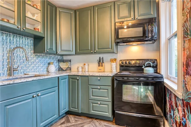 $3,500 | 310 East Henry Street, Savannah, GA 31401