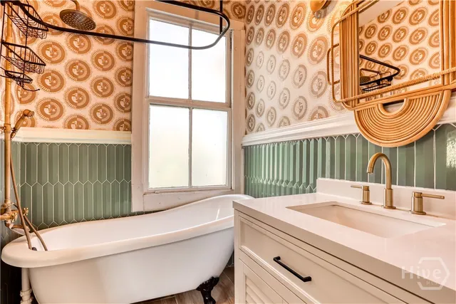 $3,500 | 310 East Henry Street, Savannah, GA 31401