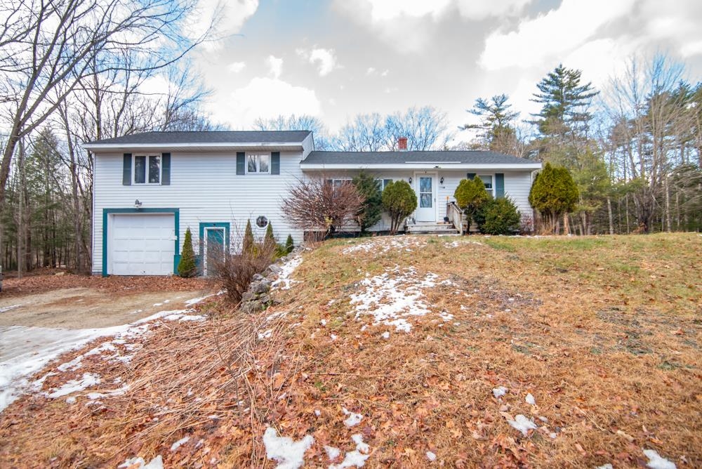 174 Hackett Hill Road Hooksett, NH 03106 - Photo 1 of 33