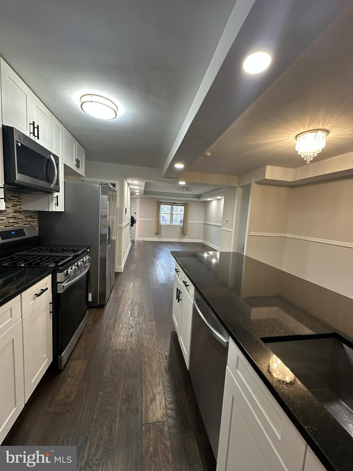 3836 8th Street Baltimore, MD 21225 - Photo 3 of 23