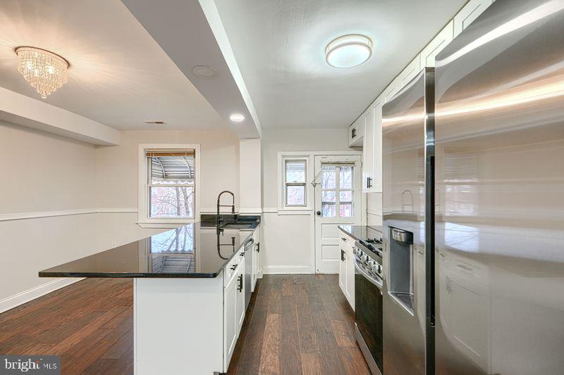 3836 8th Street Baltimore, MD 21225 - Photo 9 of 23