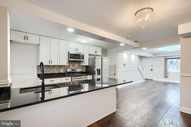 3836 8th Street Baltimore, MD 21225 - Photo 10 of 23