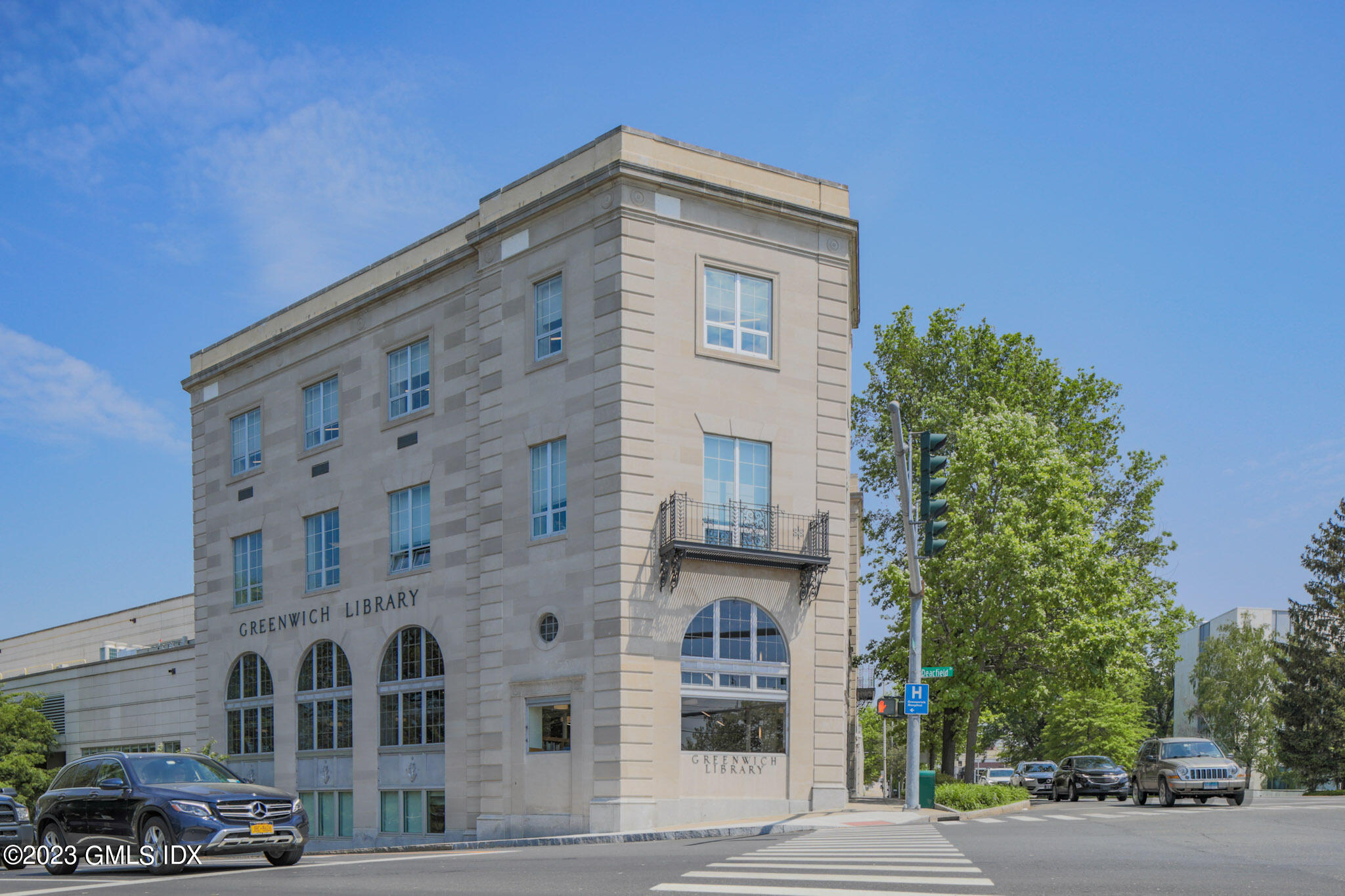 10 Brookside Drive, Unit 1G Greenwich, CT 06830 - Photo 15 of 17 a front view of a building