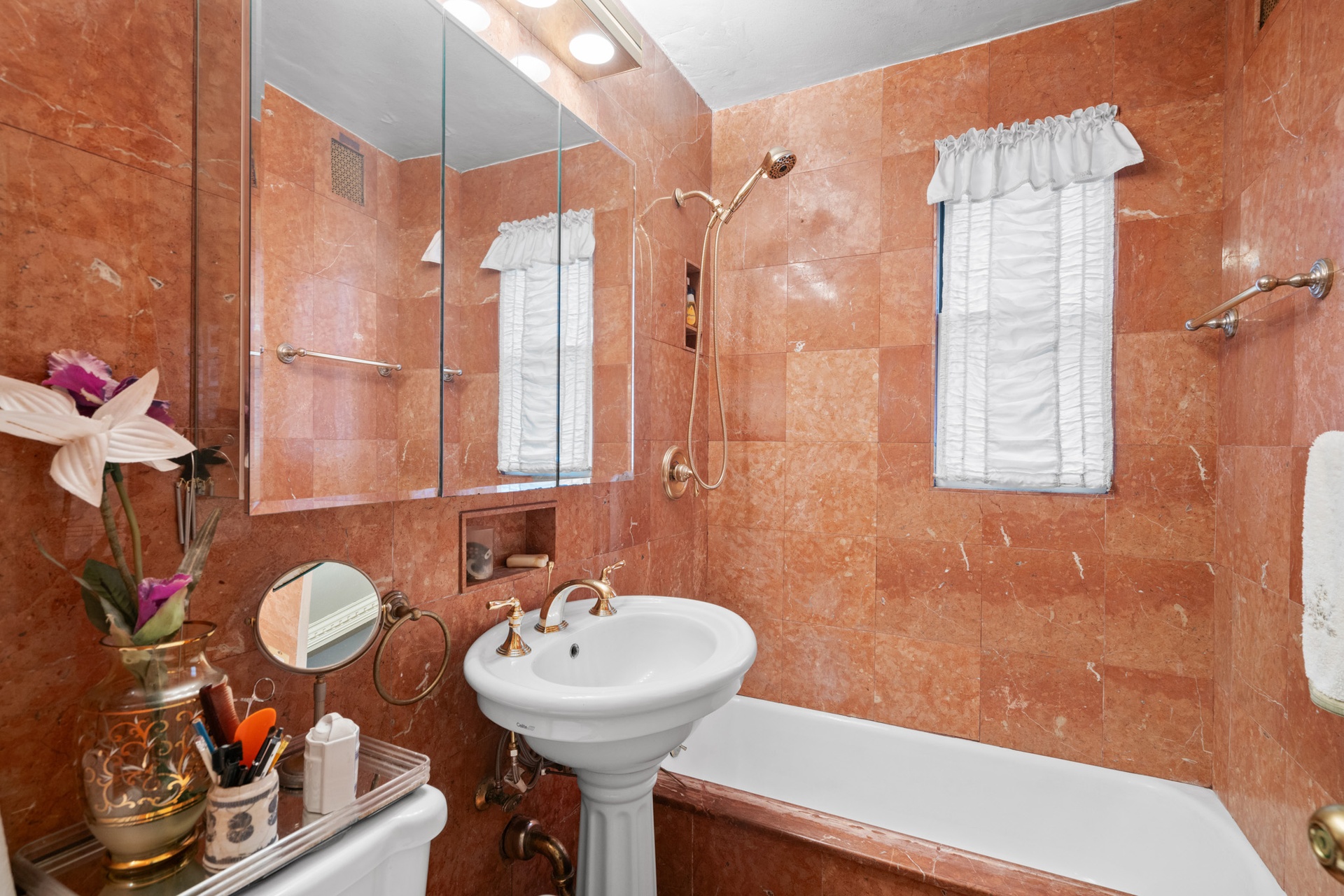 201 East 37th Street, Unit 8G Manhattan, NY 10016 - Photo 6 of 7