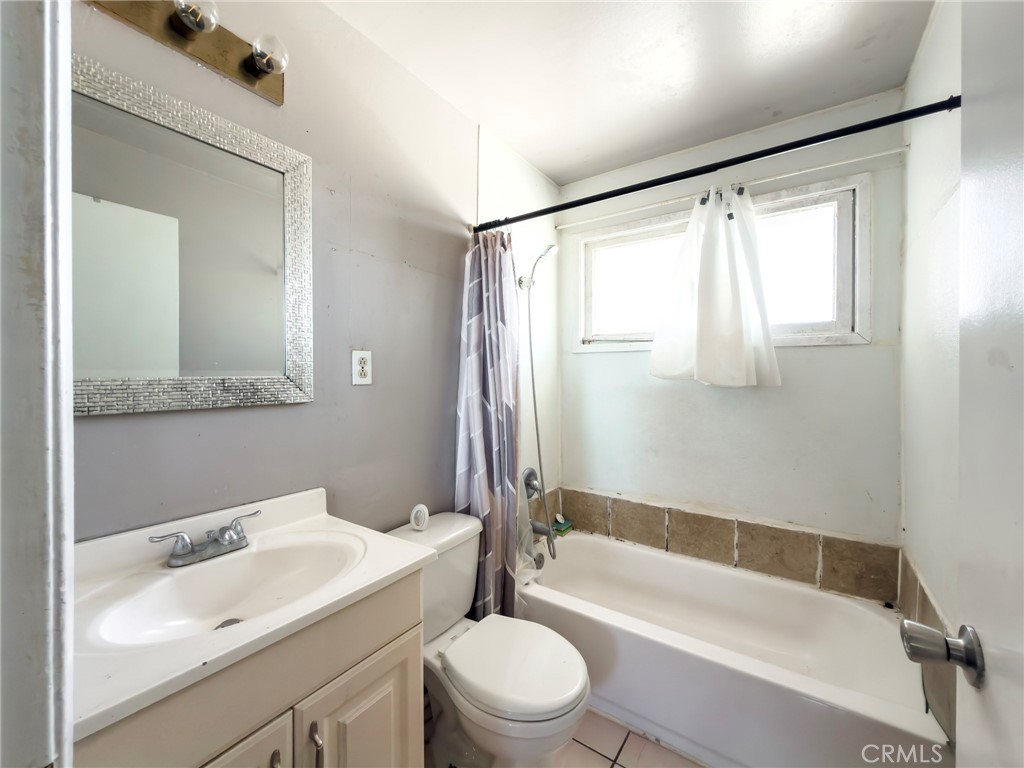 9892 West Chanticleer Road Anaheim, CA 92804 - Photo 13 of 28 Hall bath