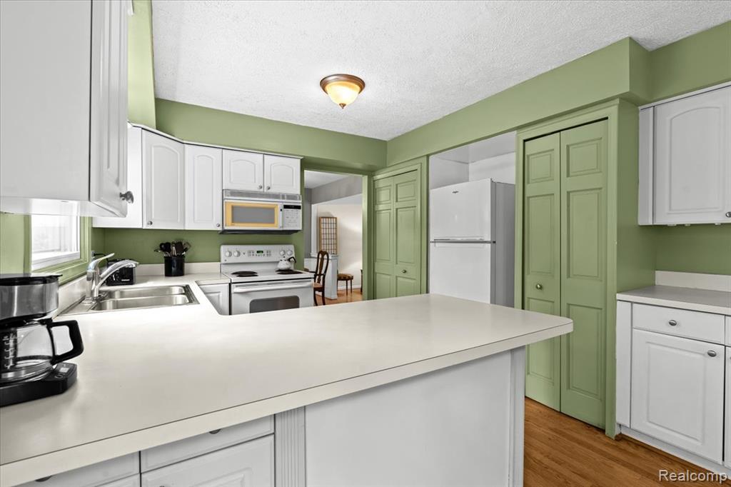 799 Croydon Road Rochester Hills, MI 48309 - Photo 14 of 56
