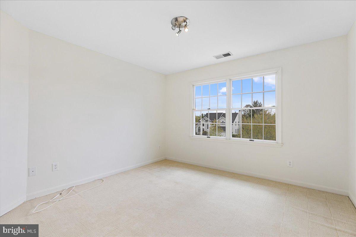 17 Spyglass Road Skillman, NJ 08558 - Photo 23 of 36