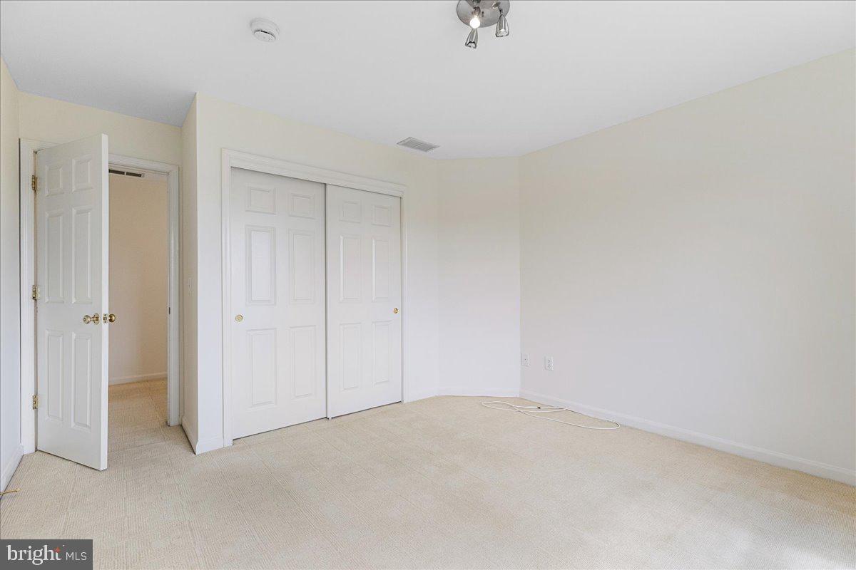 17 Spyglass Road Skillman, NJ 08558 - Photo 24 of 36