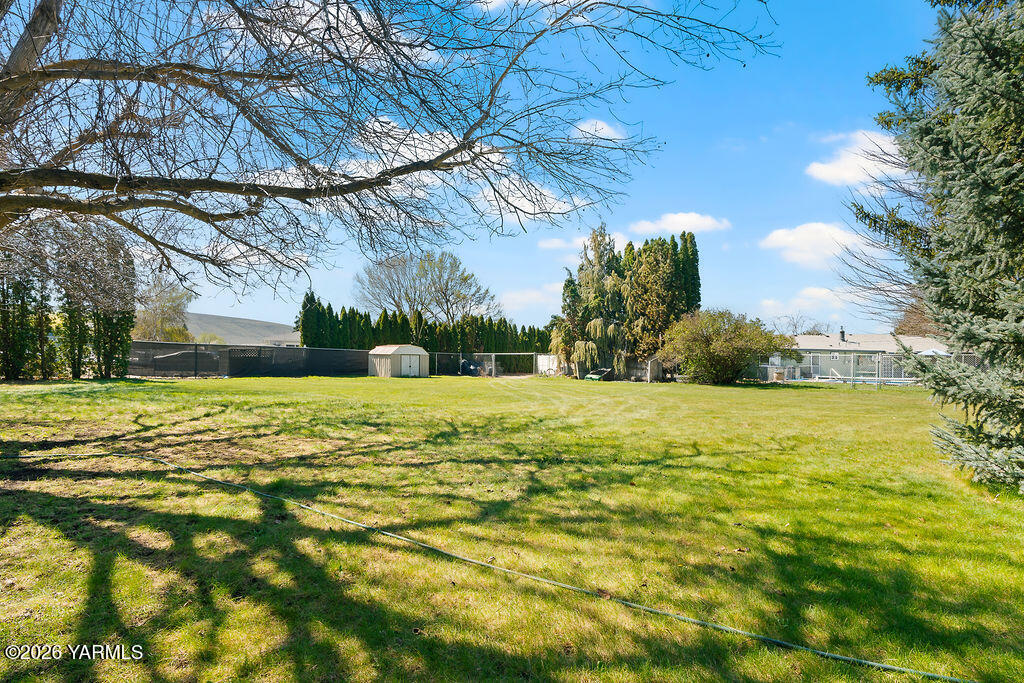 3003 South 79th Avenue Yakima, WA 98903 - Photo 30 of 32 a view of an ocean