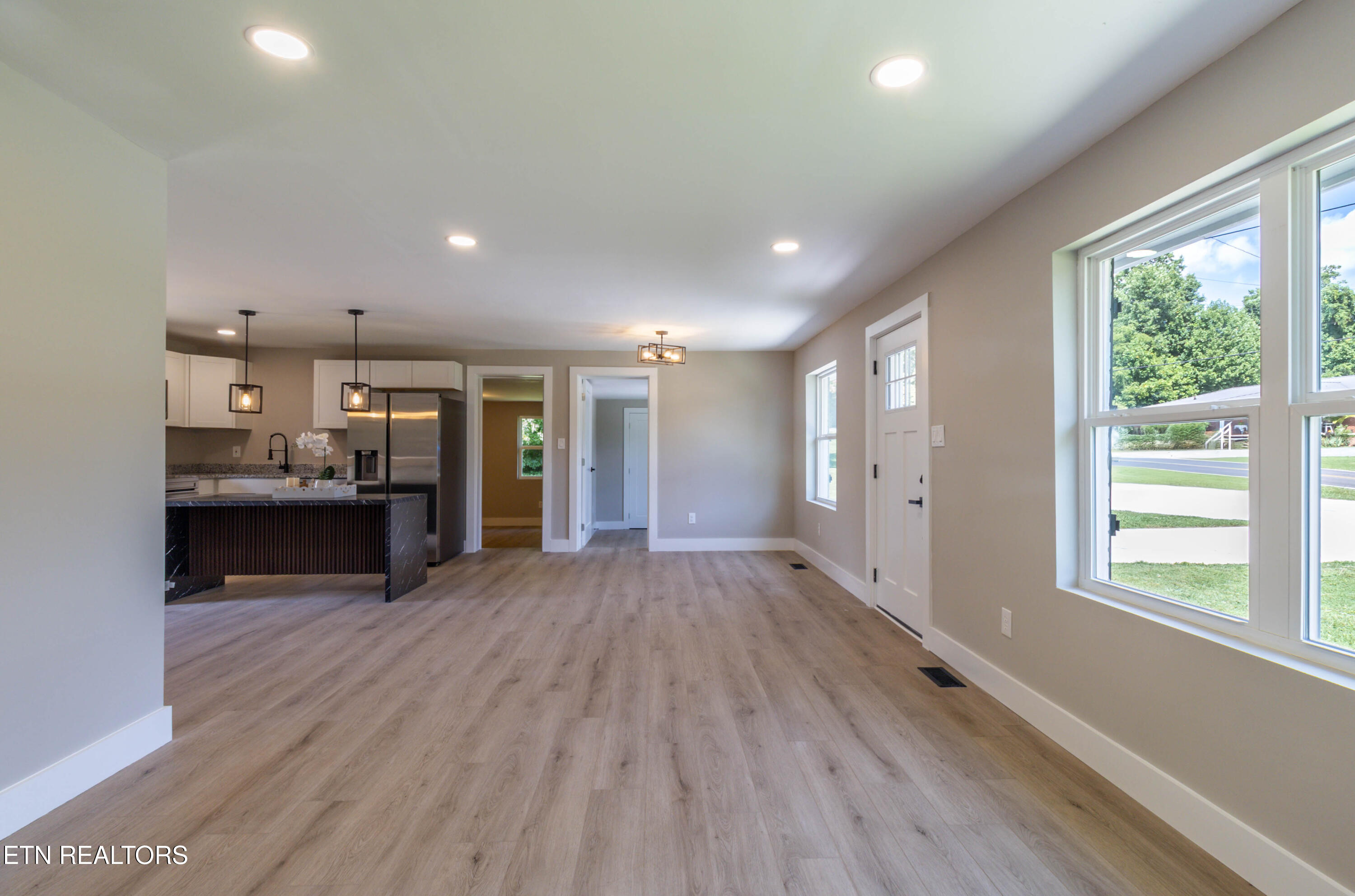 505 Foust Carney Road Powell, TN 37849 - Photo 11 of 41 Living Room/Dining Room