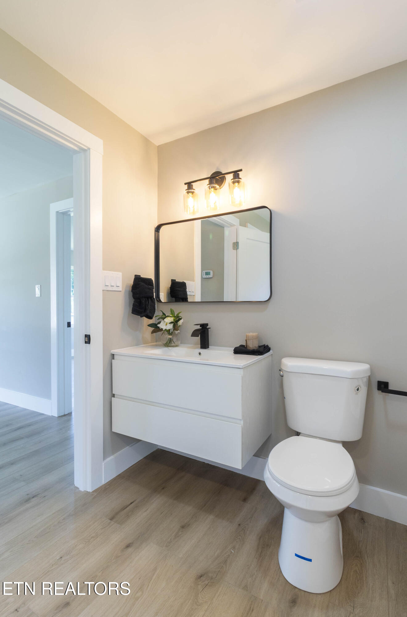 505 Foust Carney Road Powell, TN 37849 - Photo 21 of 41 Guest Bath