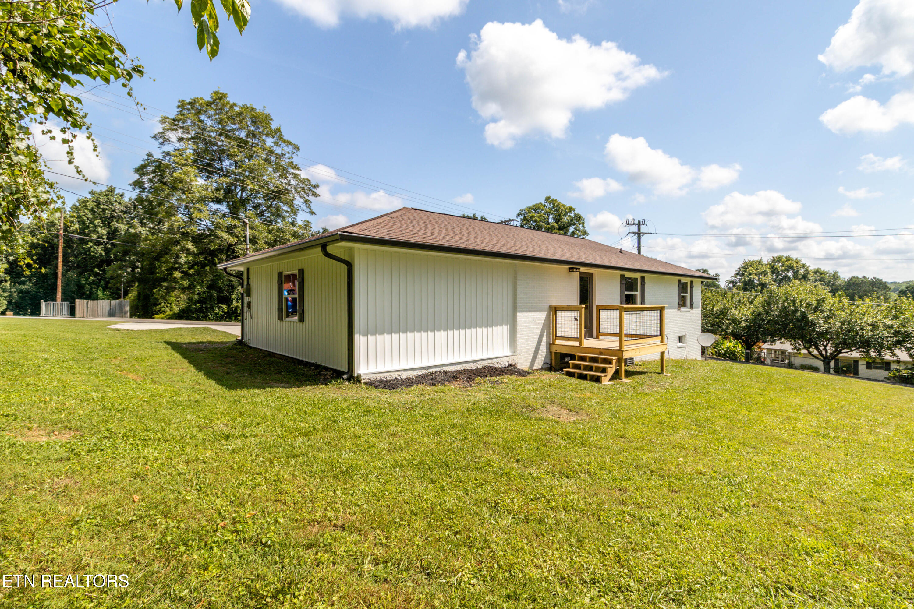 505 Foust Carney Road Powell, TN 37849 - Photo 32 of 41 Back Exterior