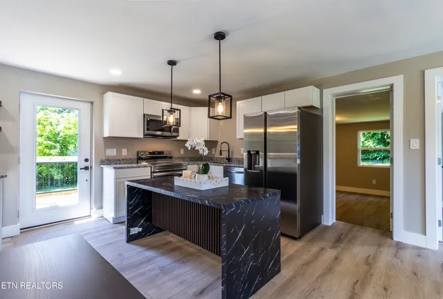 $360,000 | 505 Foust Carney Road, Powell, TN 37849