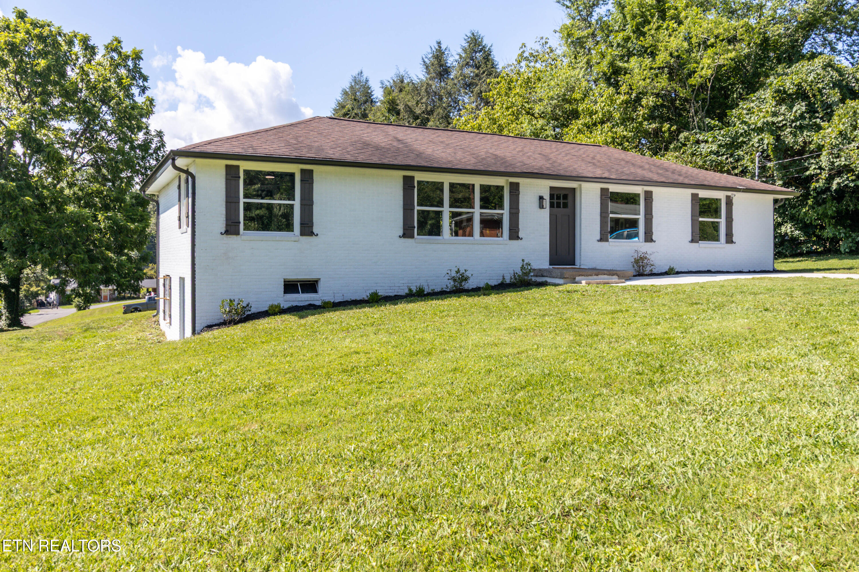 505 Foust Carney Road Powell, TN 37849 - Photo 41 of 41 Front Exterior