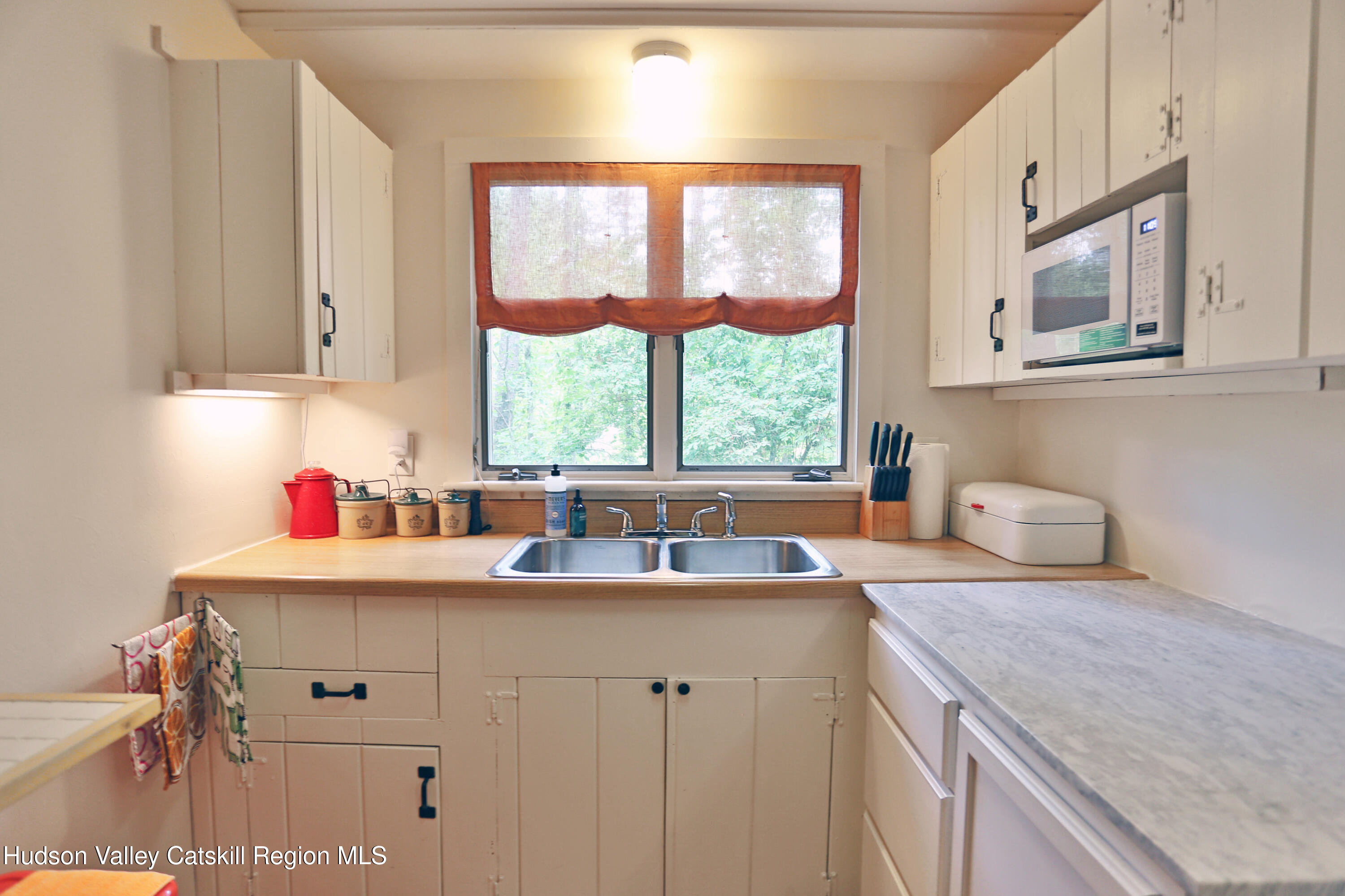 104 Dewitt Mills Road Hurley, NY 12443 - Photo 6 of 20 kitchen2