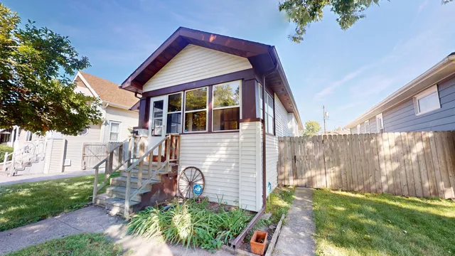 $228,500 | 6621 Monroe Avenue, Hammond, IN 46324