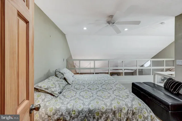 $199,900 | 390 Snow Ridge Cir Lake, Lake Harmony, PA 18624