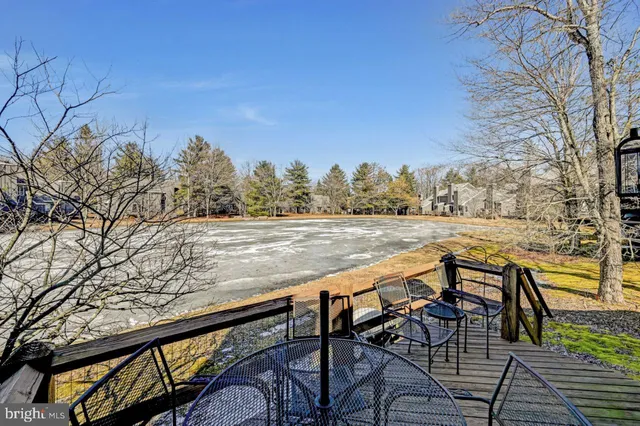 $199,900 | 390 Snow Ridge Cir Lake, Lake Harmony, PA 18624