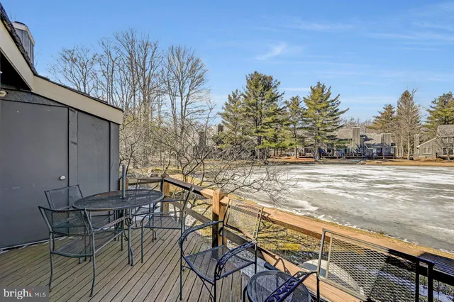 $199,900 | 390 Snow Ridge Cir Lake, Lake Harmony, PA 18624