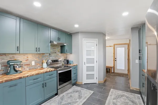 $874,999 | 27108 East Blanchard Road, Newport, WA 99156