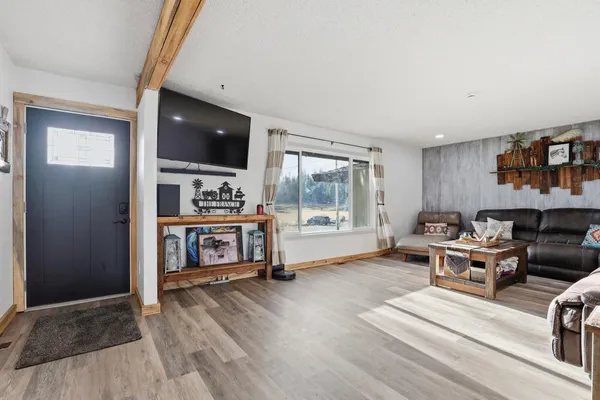 $874,999 | 27108 East Blanchard Road, Newport, WA 99156