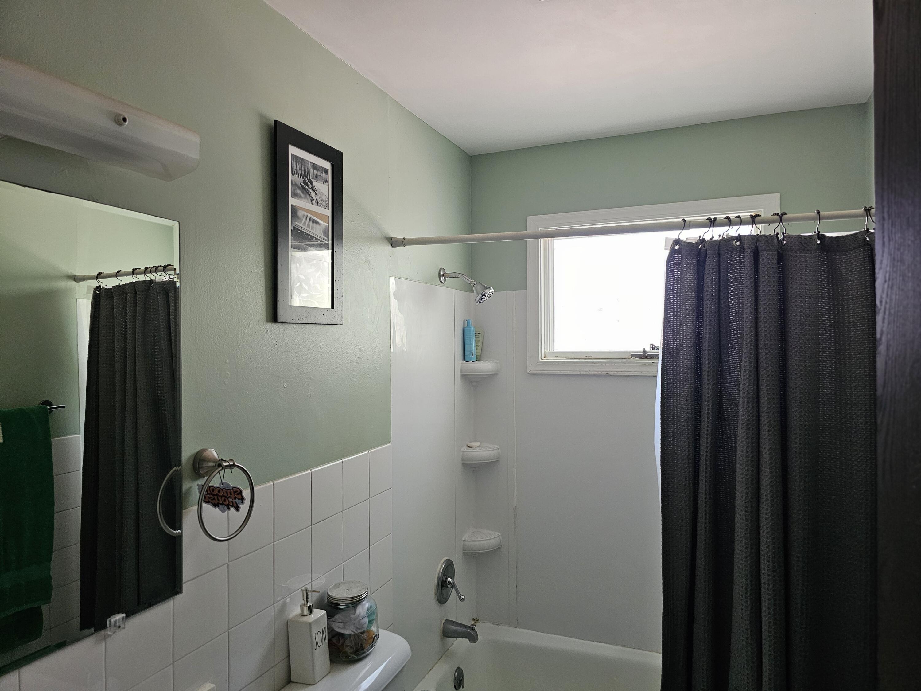1605-1609 Pheasant Run Baroda, MI 49101 - Photo 18 of 23 bathroom left