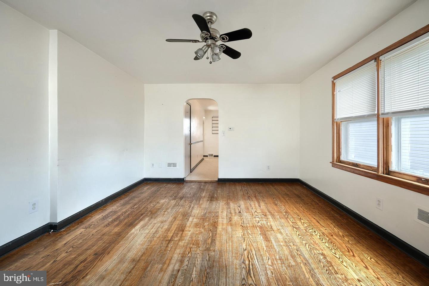 452 West Walnut Street Hanover, PA 17331 - Photo 7 of 14 Lv Room