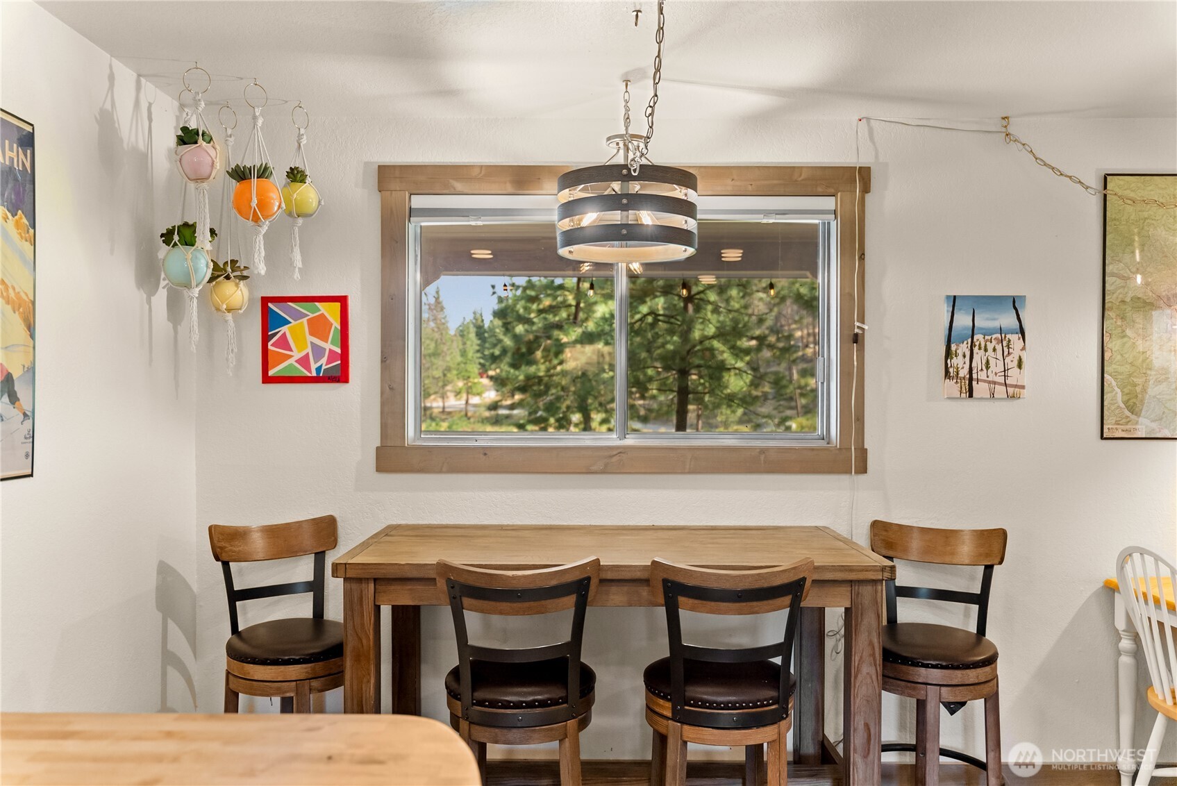 1425 Salmon Creek Road Okanogan, WA 98840 - Photo 24 of 39 a dining room with furniture and window