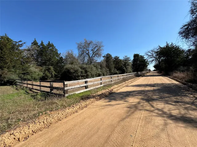 $799,999 | 1760 County Road 215, Weimar, TX 78962
