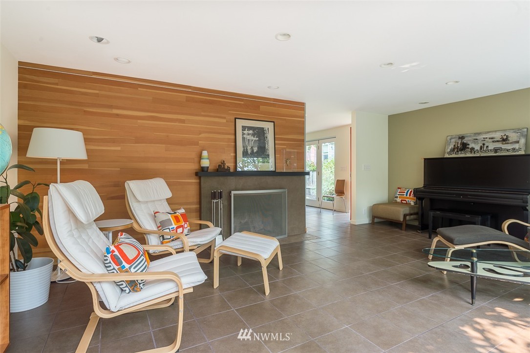 327 North 84th Street Seattle, WA 98103 - Photo 3 of 25 Gallery Image 3