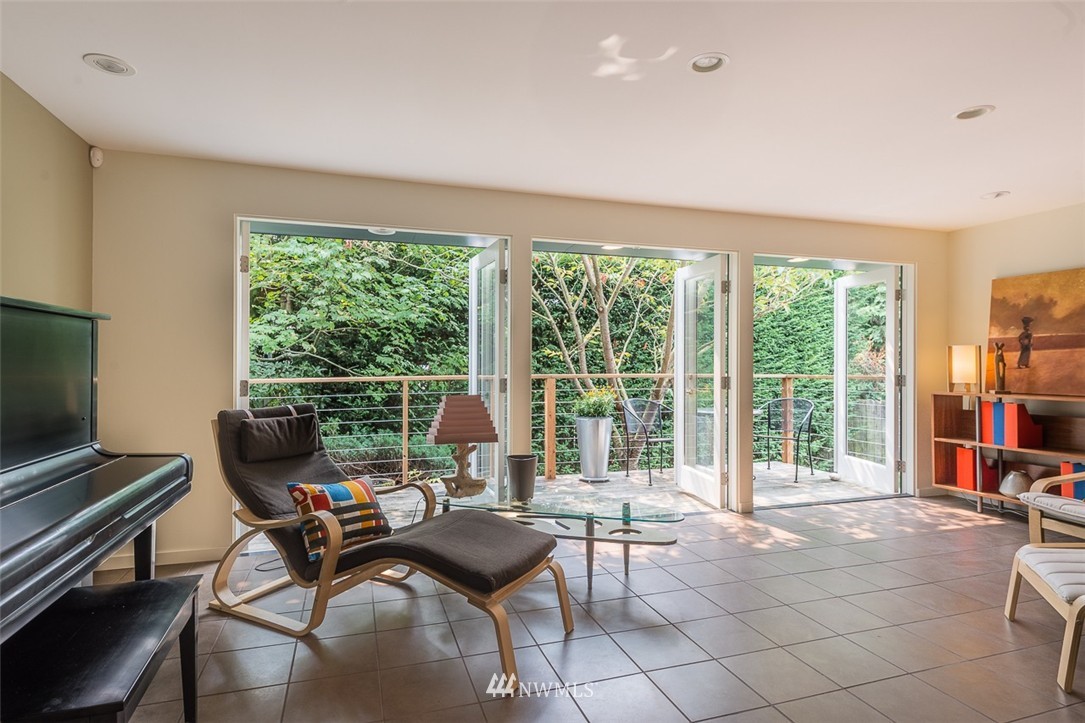 327 North 84th Street Seattle, WA 98103 - Photo 6 of 25 Gallery Image 6