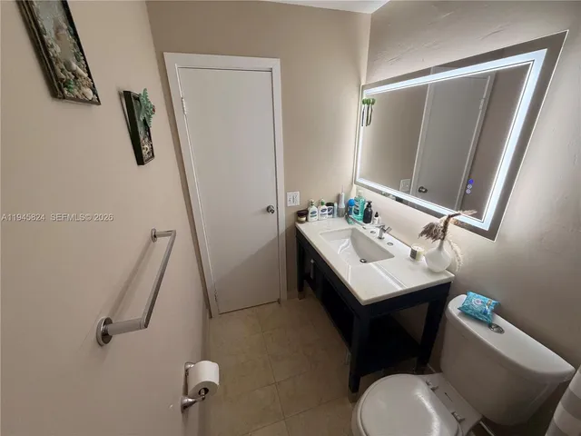 $470,000 | 9601 Northwest 16th Street, Pembroke Pines, FL 33024